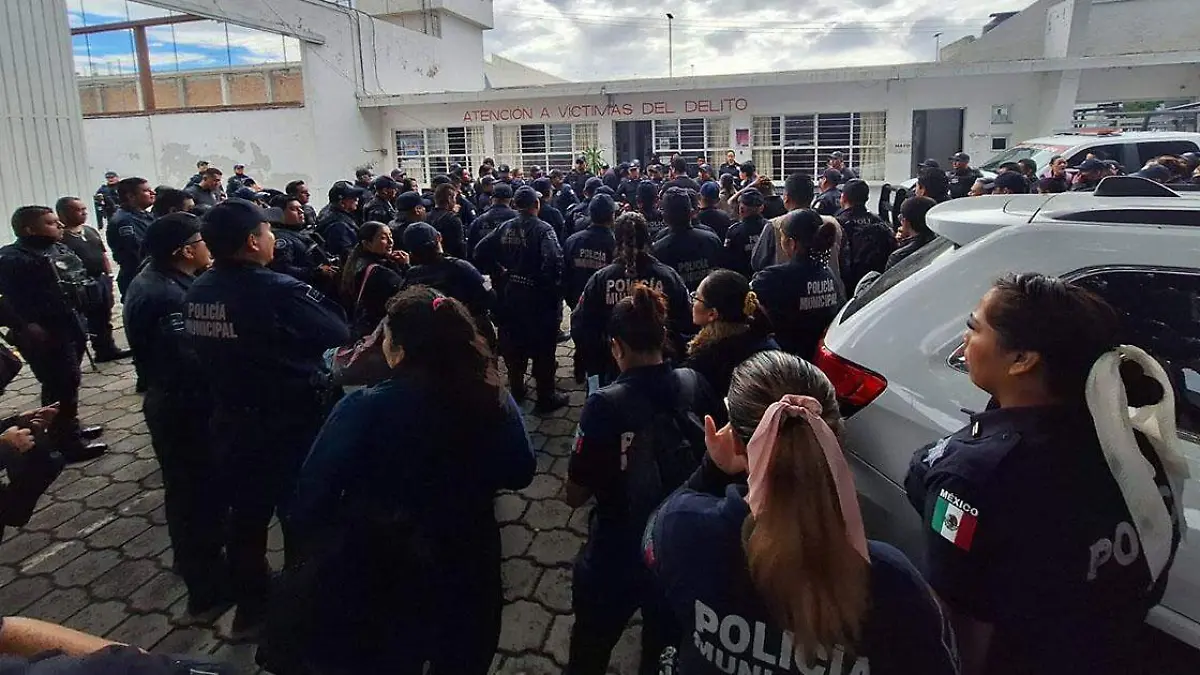 Alrededor de 200 elementos de Seguridad Pública en Tehuacán realizaron un paro de labores